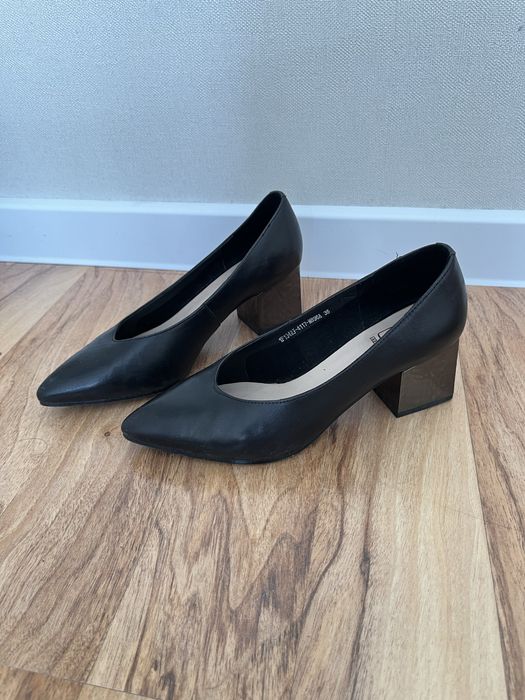 Продам женские туфли