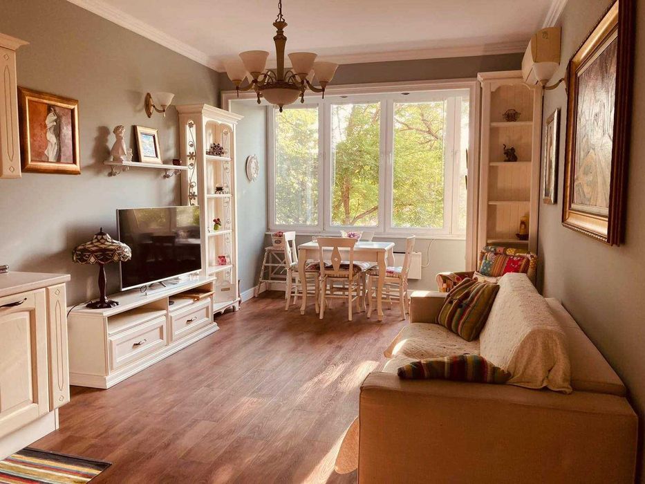 Продава се Двустаен апартамент в Пловдив, Център - 55 кв.м за 2891 €/кв.м - Снимка #1