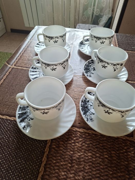 Продаю чайный сервиз.