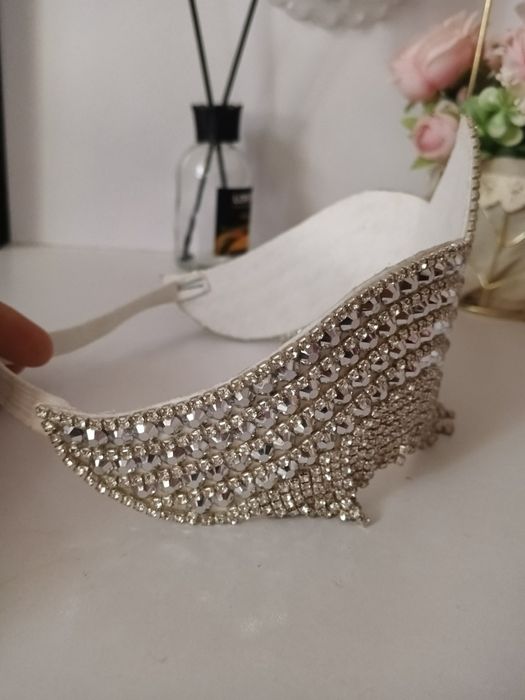 Tillaqosh. 100% qoʻl ishi