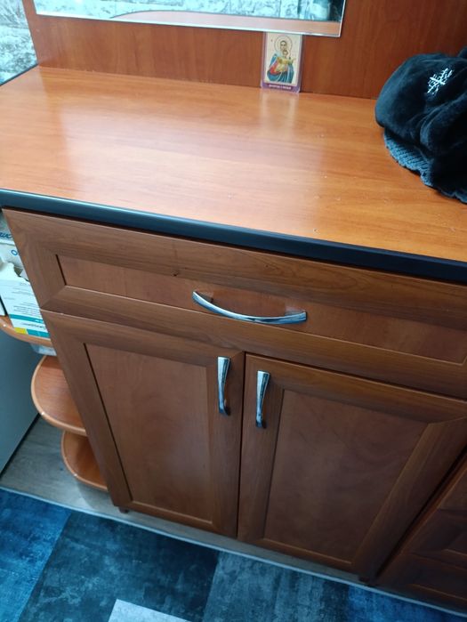 Продам прихожую .Торг