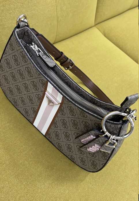 Сумка багет от Guess оригинал