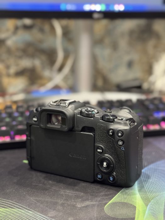 В продаже: Canon RP