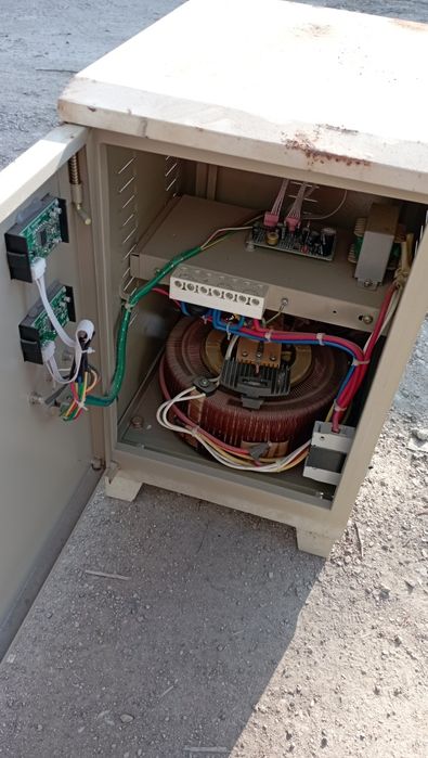 Стабилизатор напряжения