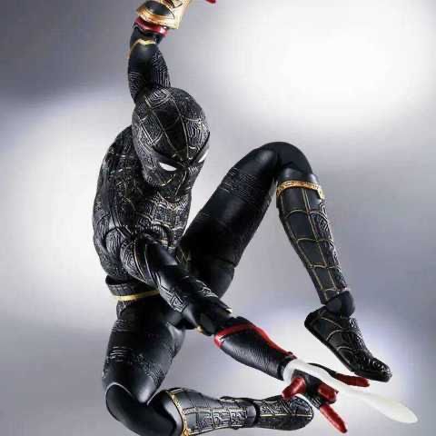Spider man black & gold suit Bandai Marvel