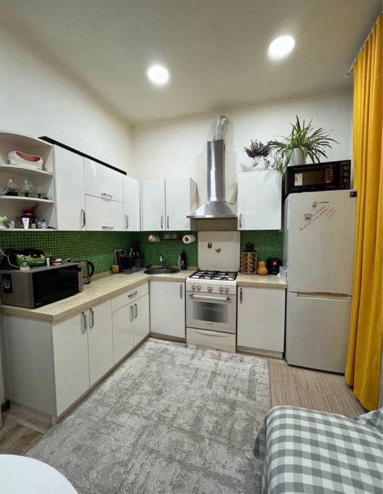 Чилaнзaр 2.  2/4/4. Балкон 2х4 и 1х3.  Со вcей обстановкoй