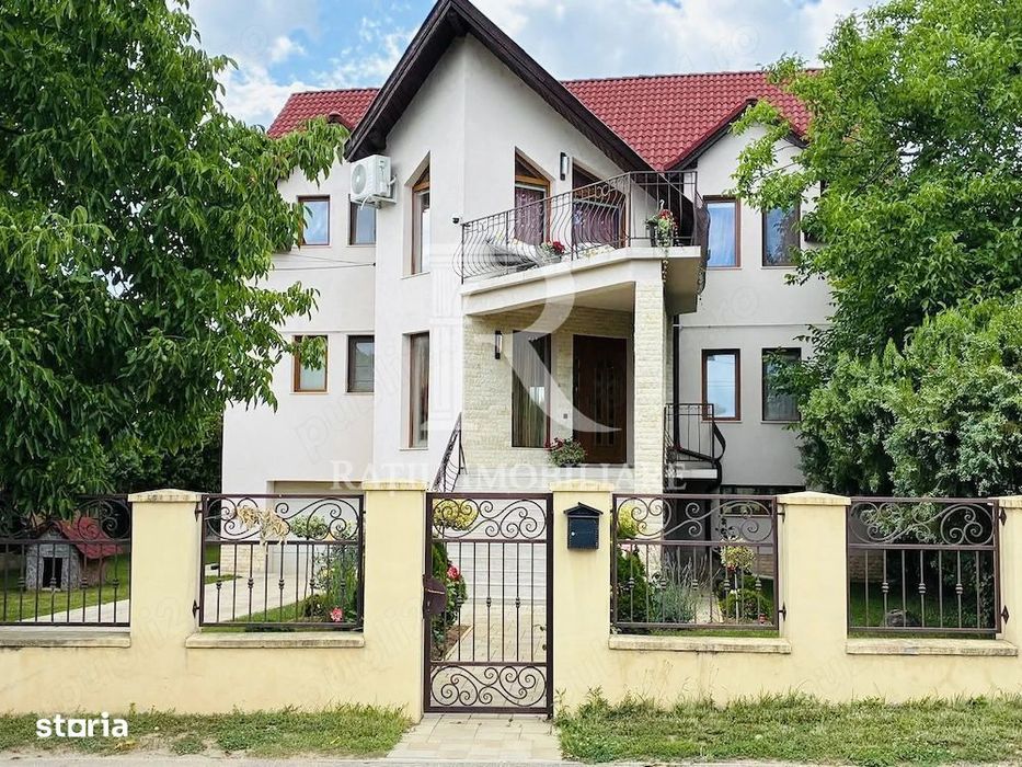 Casă Spațioasă cu 2 Apartamente | Teren 1.100 mp | Marghita