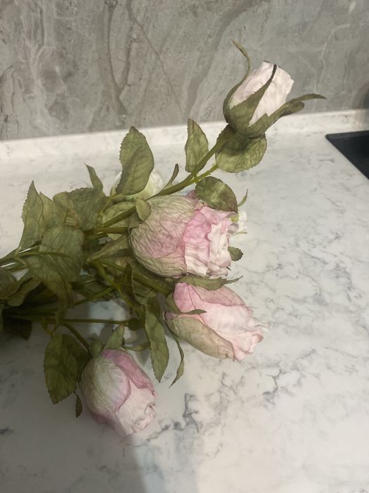 Продам розы искуственные