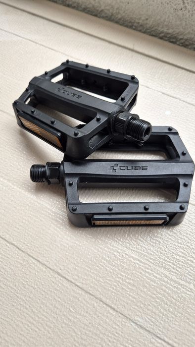 Pedale originale Cube