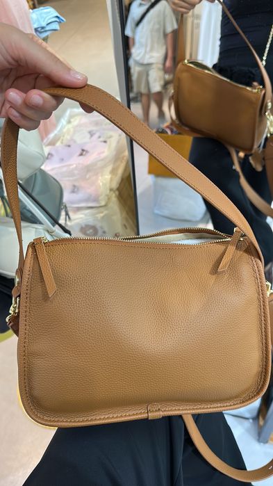 Кожаные сумки по 23500 тг