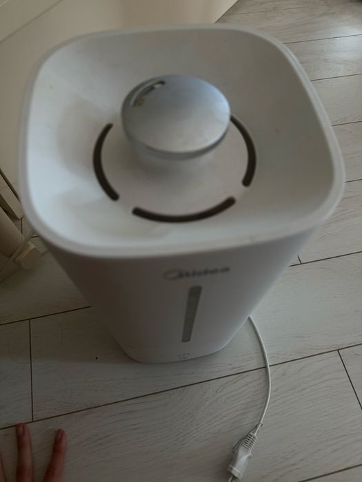 Увлажнитель. Midea