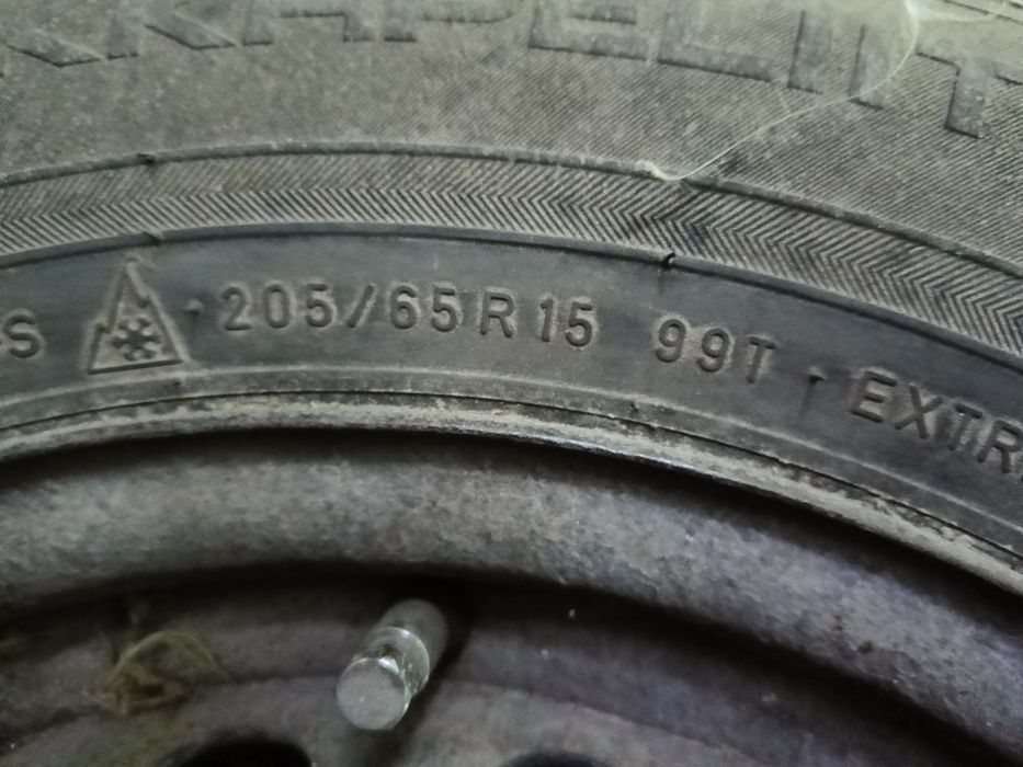 Продам шины на мерс с дисками на 15 дозатор на02.3