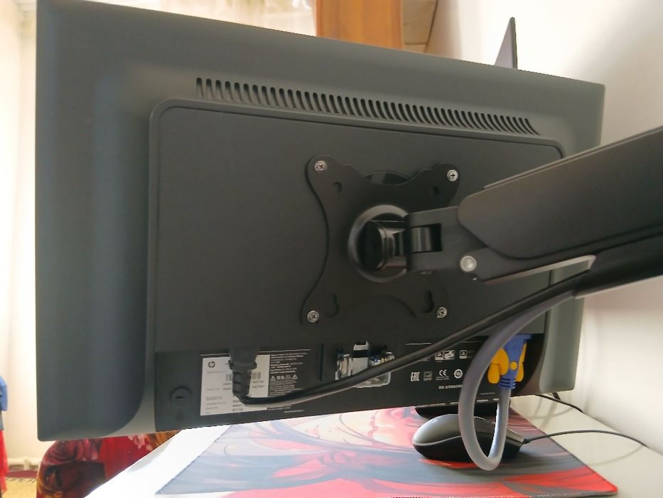 Монитор 19 hp v197