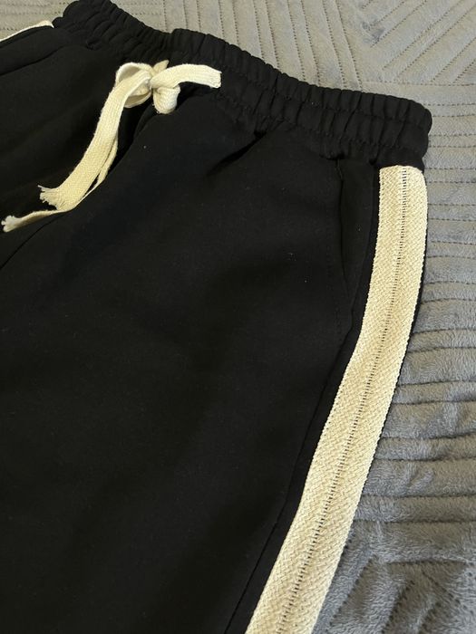 Продаю черные брюки с лампасами, размер 44-46