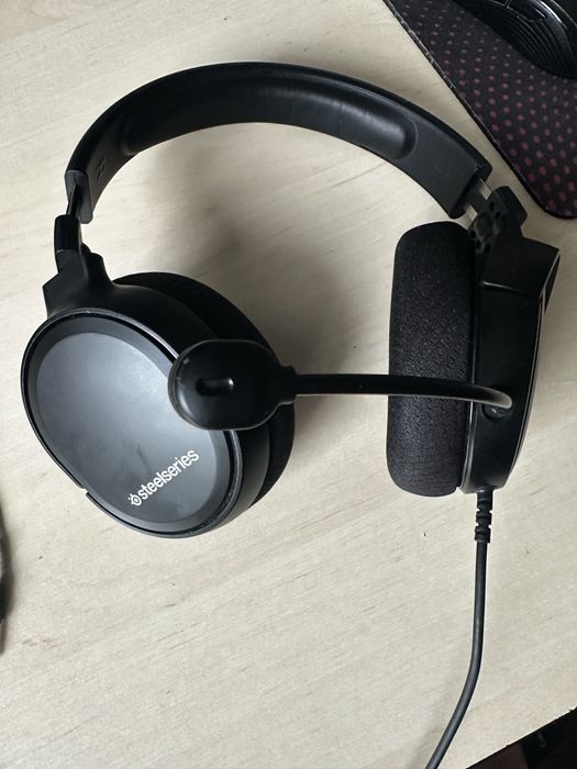 Casti steelseries