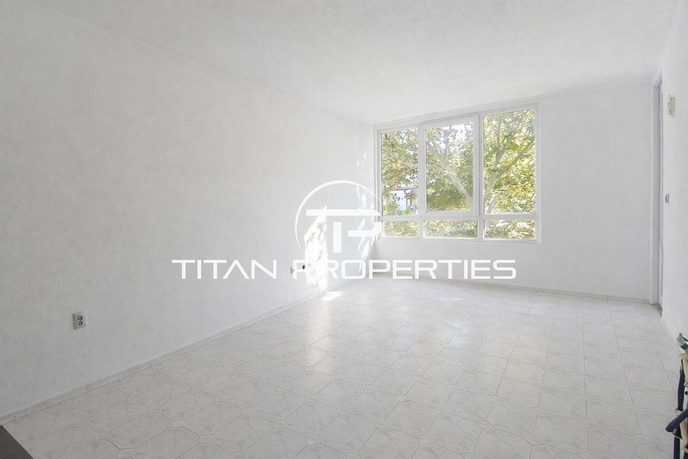 Продава се Тристаен апартамент в Пловдив, Център - 72 кв.м за 2528 €/кв.м - Снимка #2