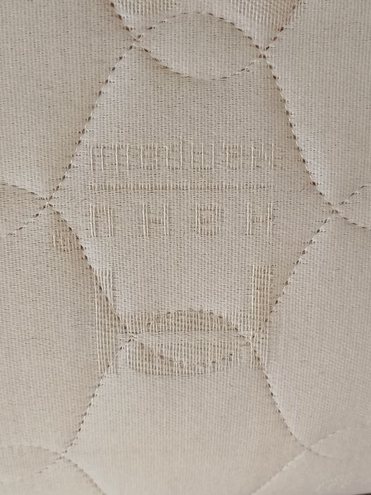 Топ матрак на Нани за легло с размер 82/190/8см - 23 евро 
Бургас, изп