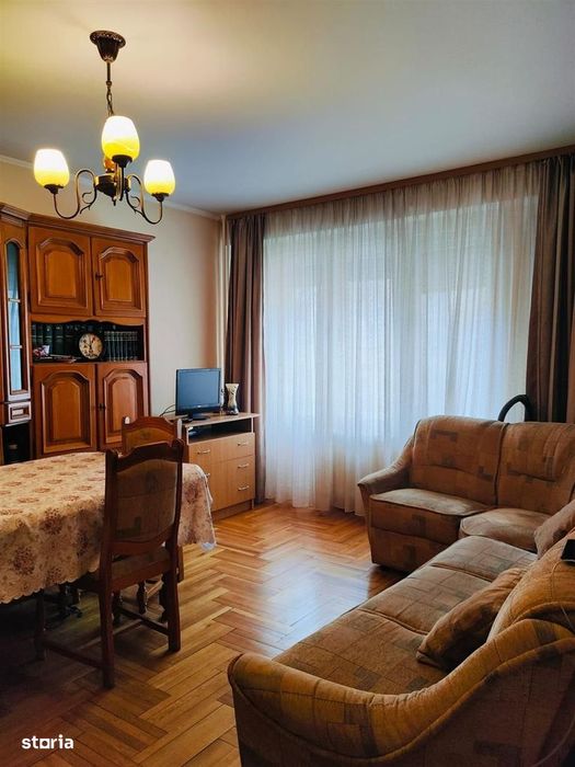Apartament 3 camere pe Stefan Cel Mare