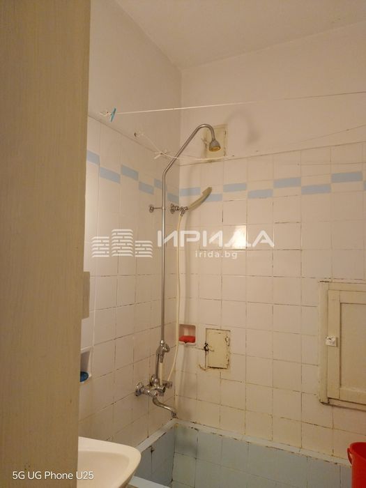 Продава тристаен апартамент в Центъра