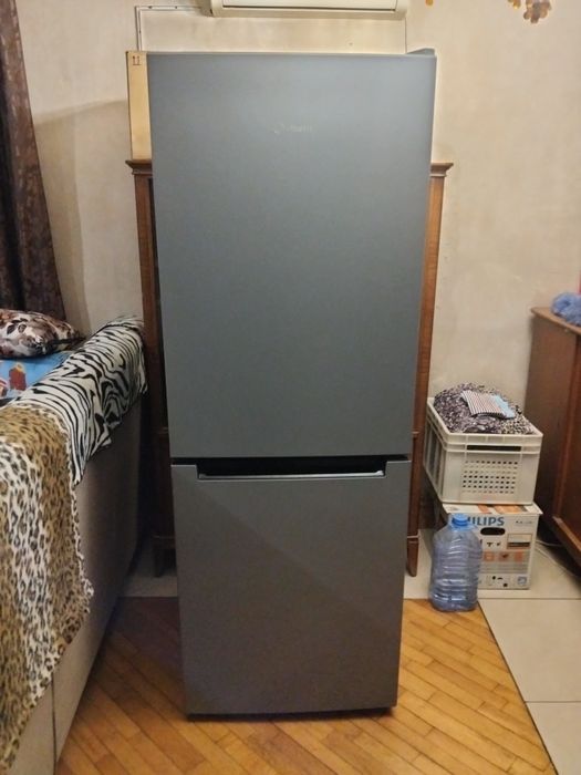 Продам холодильник.Холодильнику 2.мес..