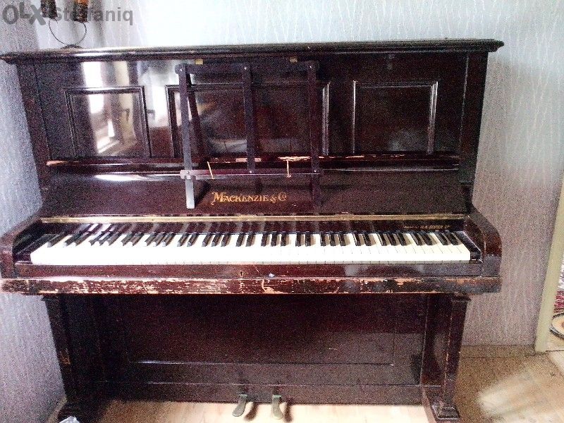 Пиано с  антична стойност