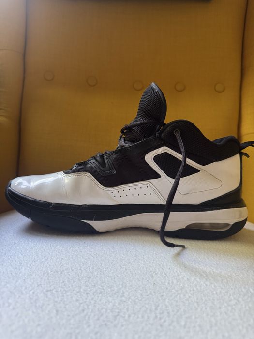 Jordan Stay Loyal 3 Black White, cod oficial FB1396-070.