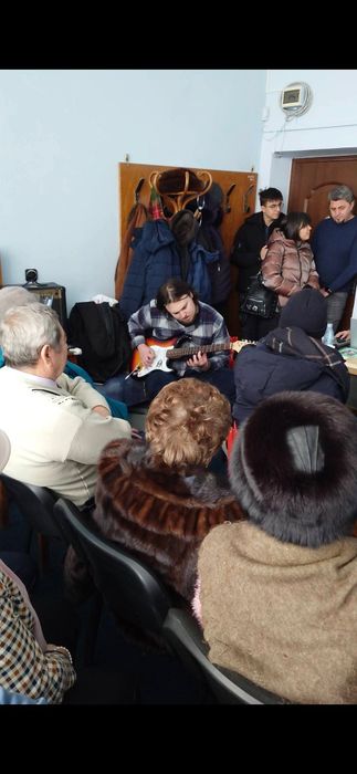 Cursuri de chitara, pian și teorie