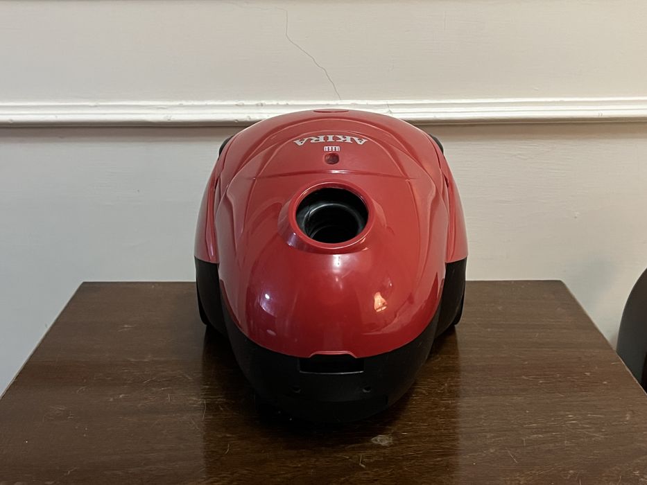 Пылесос Akira AKR906