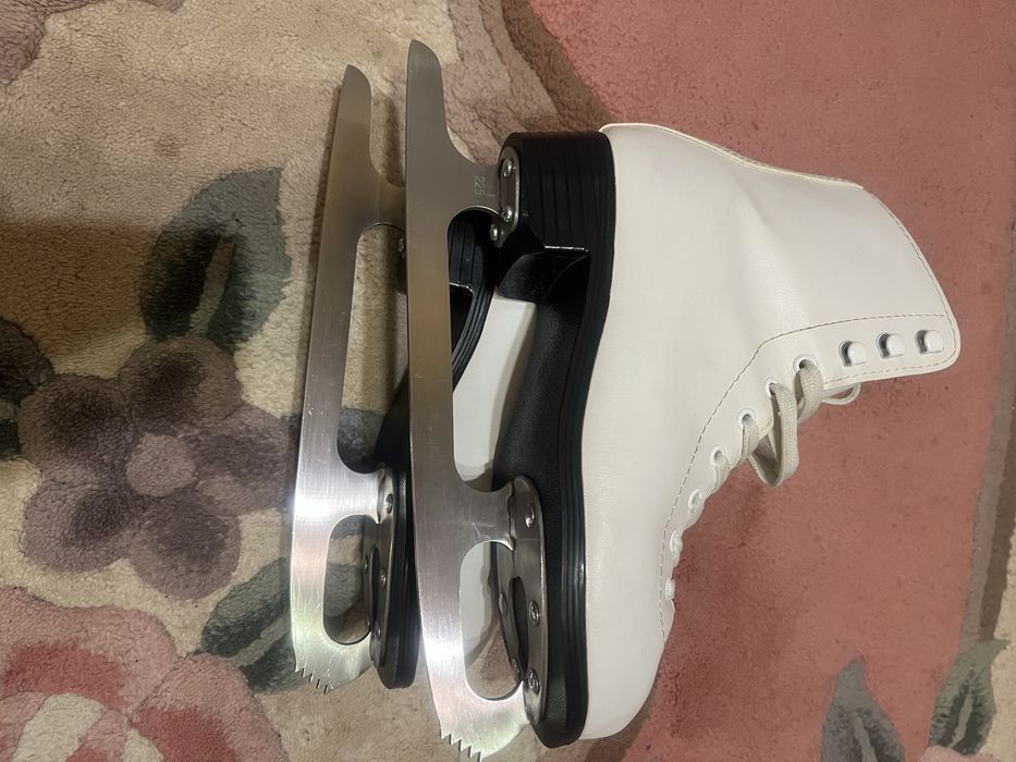 Продам коньки для девочки