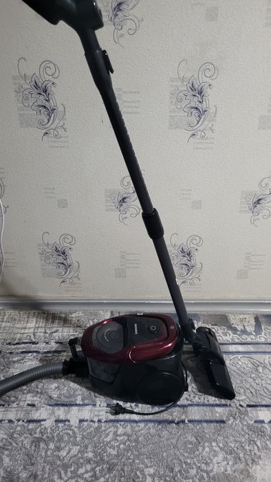 Продается пылесос LG