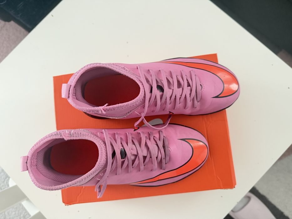 Nike стиножки -35,5номер-22,5см