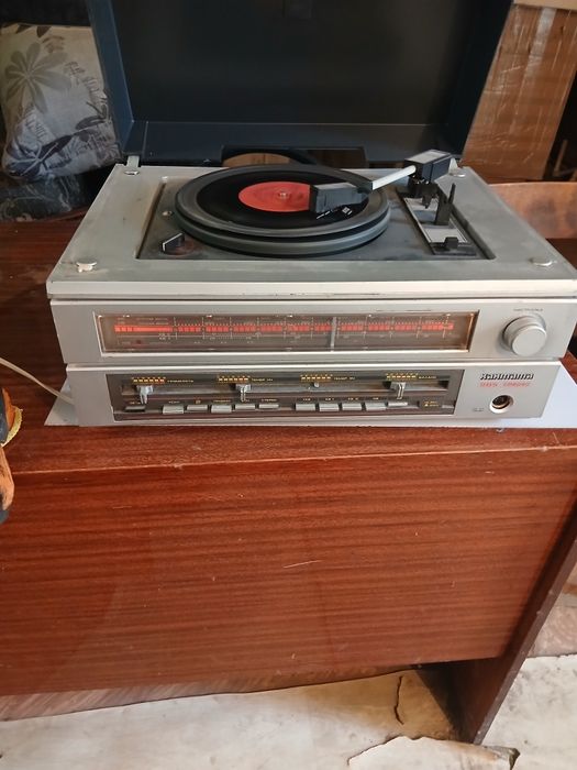 Продам  проигро тили