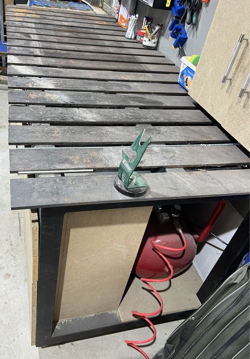 Banc de sudura cu sertare