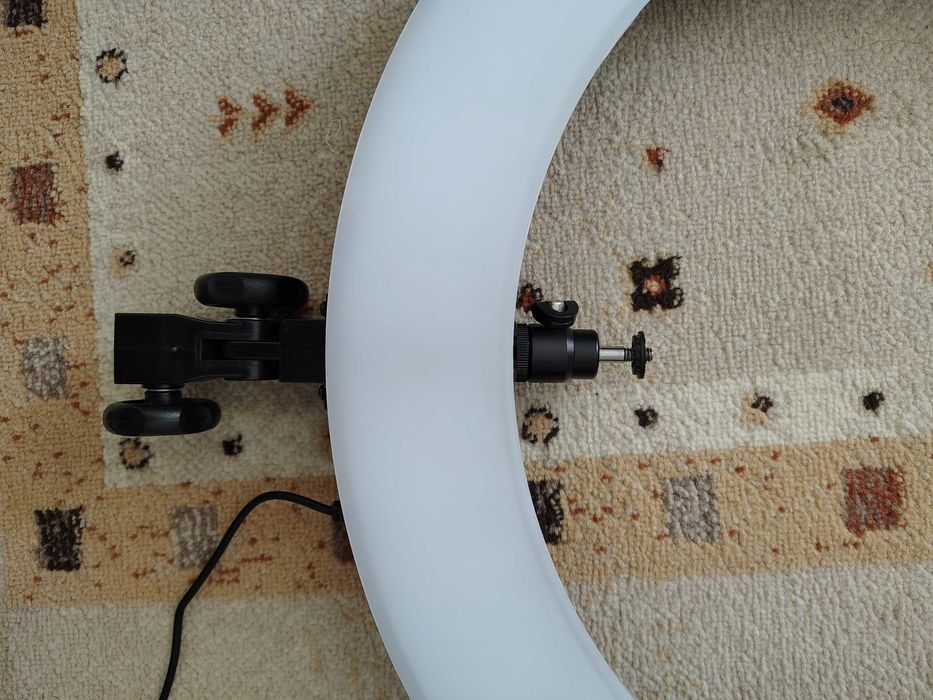 Lumina circulara 240 led (50cm) + trepied 2.3 metrii