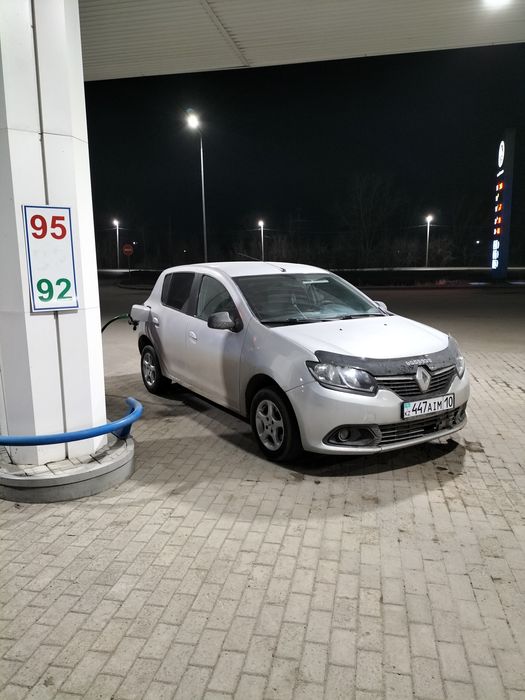 Продам Рено Сандеро 2