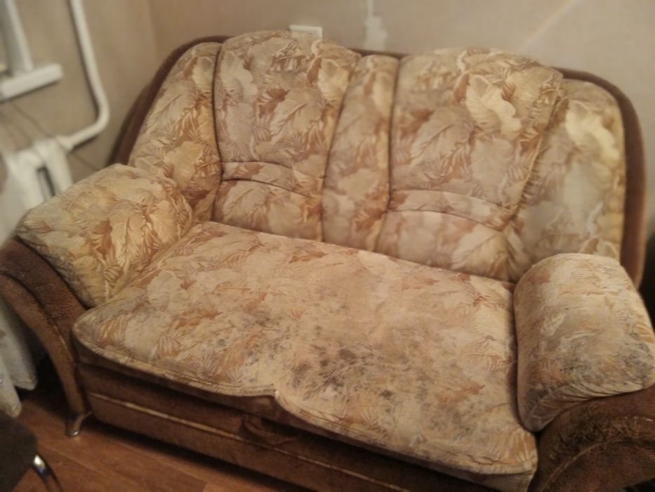 Продам два дивана