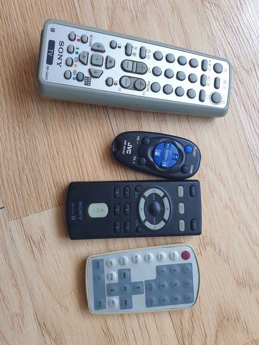 Продам пульт на магнитолу