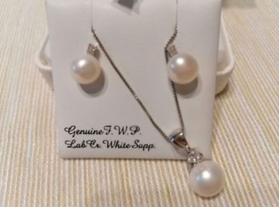 Комплект от колие и обици