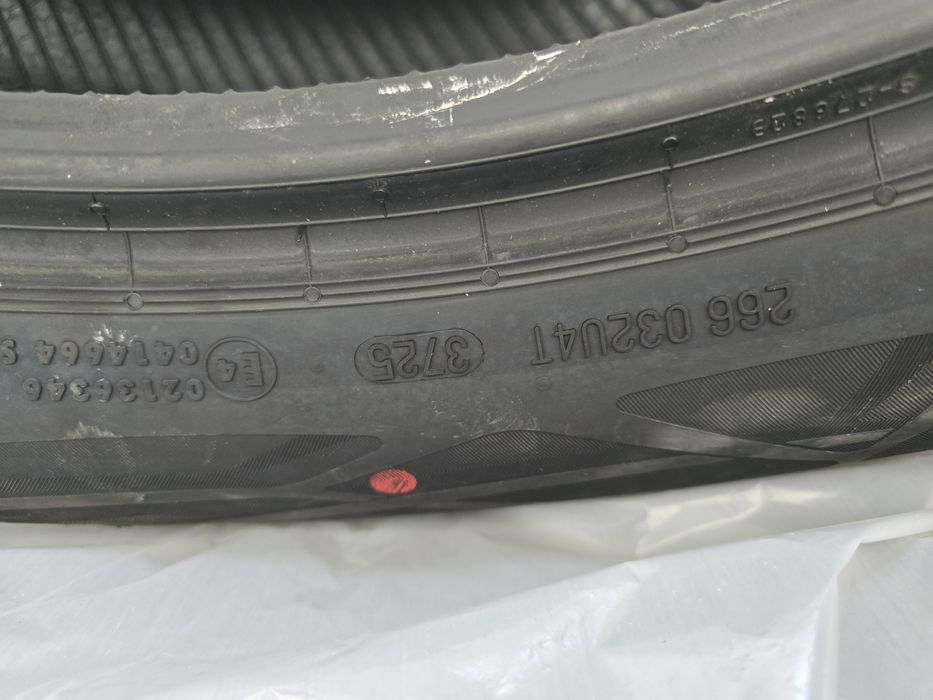 Continental 215/60 R18 98H - 100% noi, DOT 09/2025