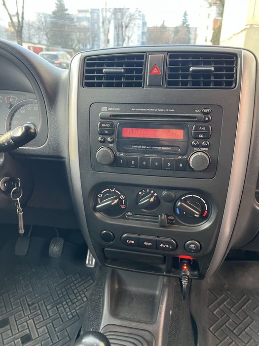 Suzuki Jimny, an 2006, 1.3 benzina, 4x4! Inmatriculat RO! 66mii km!!