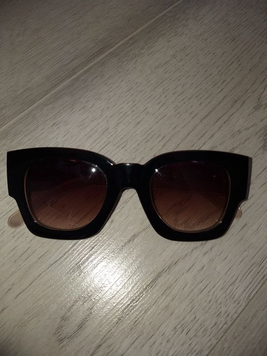 Очки солнцезащитные