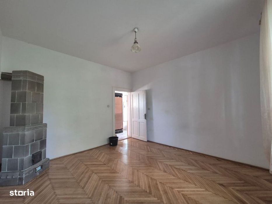 Apartament 3 camere semidecomandate, Centru, terasa, curte — fotografia 3