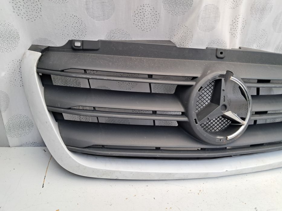 Грил решетка Mercedes Sprinter A910