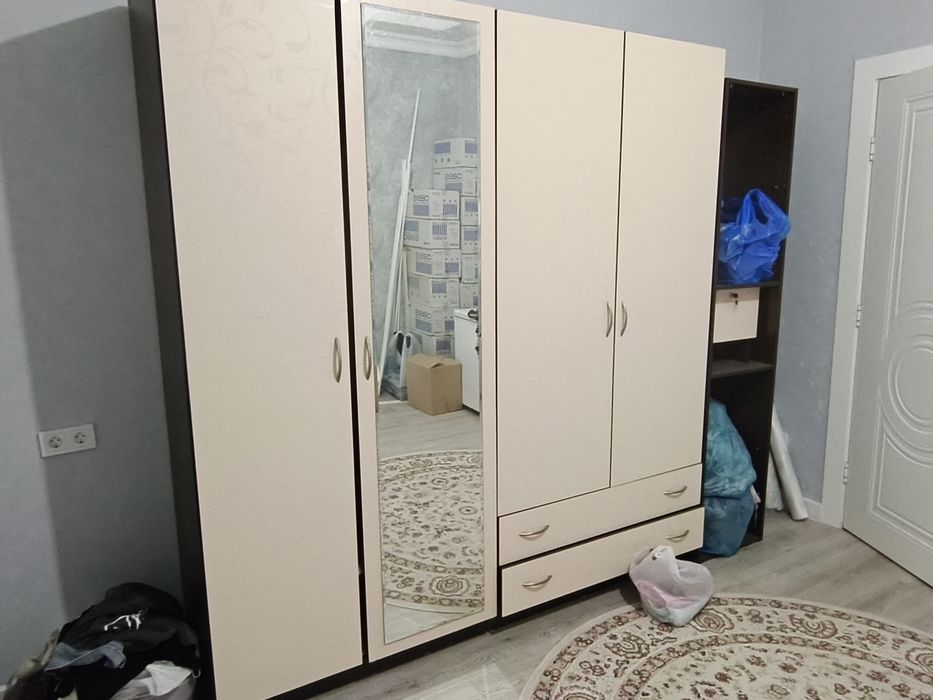 Продам      шкаф