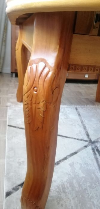 Продам  стол и  стулья