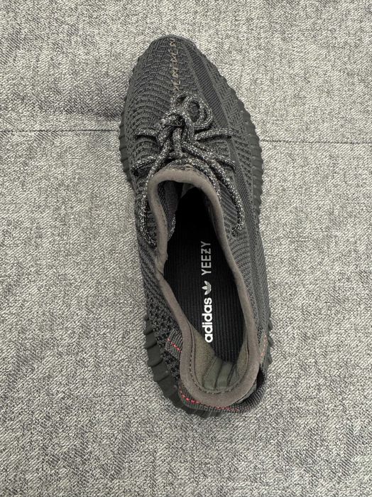Yeezy 350 V2 Black-Static