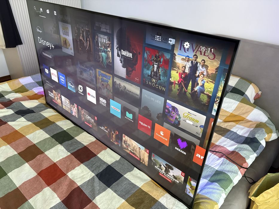 QLED TV nou Philips 4K SMART 139CM Ambilight