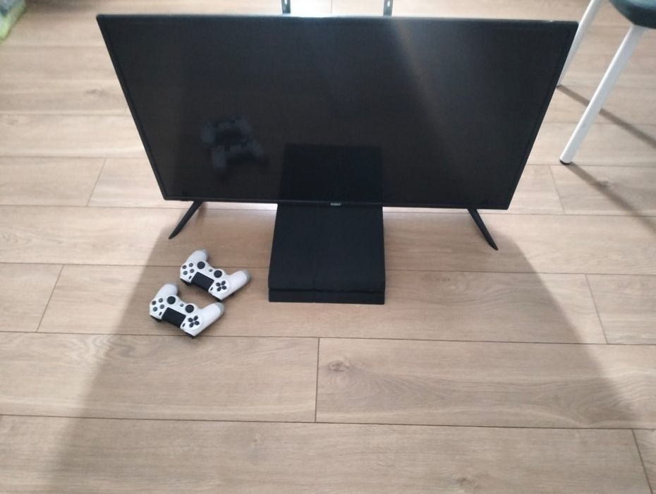 Продается Ps 4 б/у