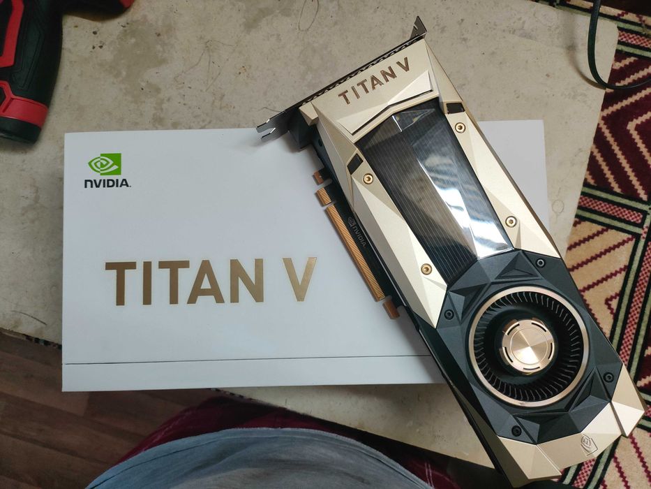 Titan V 12gb HBM2e