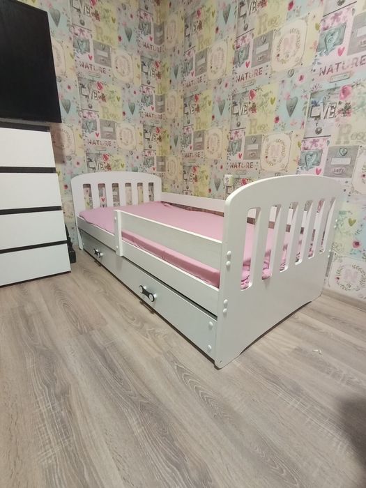Детско легло с преграда+ чекмедже и матрак 70/140